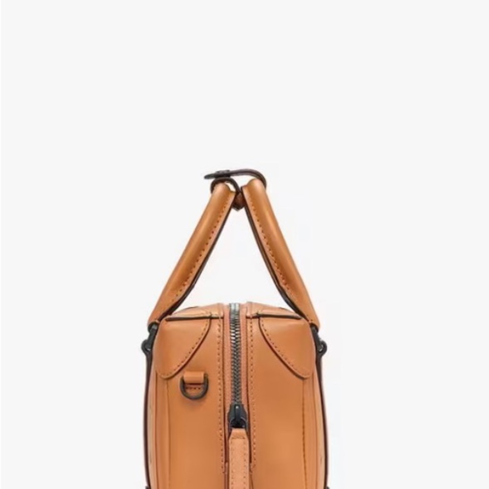 Berlin, Crossbody, MCM tote bag small. New with tag. - Picture 4 of 11